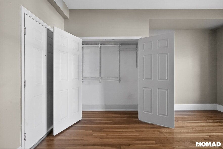 Building Photo - 2068 Walton Wy