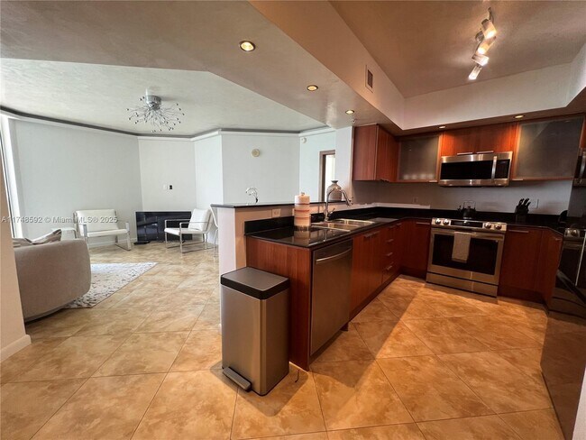 Building Photo - 16699 Collins Ave