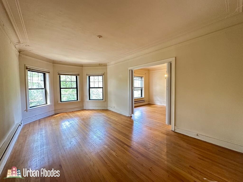 Building Photo - 1133 Oak Ave