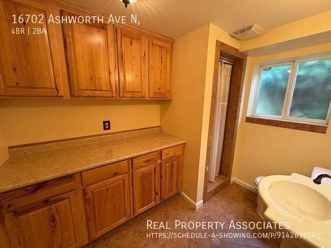 Building Photo - 16702 Ashworth Ave N