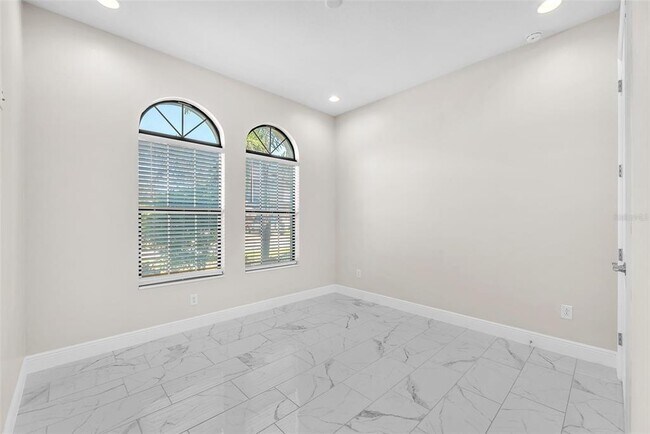 Building Photo - 11305 Hawks Fern Dr