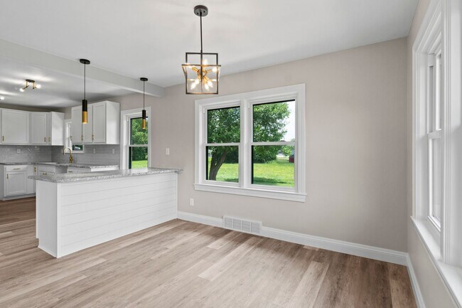 Building Photo - For Sale or Rent – Fully Renovated Stone R...