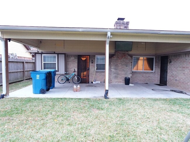 Building Photo - 6215 Pinole Forest Dr