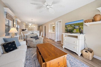 Building Photo - 270 Pinehurst Ln