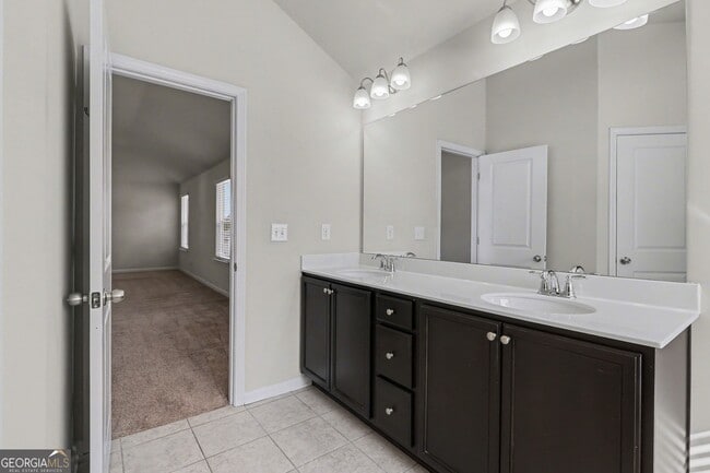 Building Photo - 6276 Noreen Wy