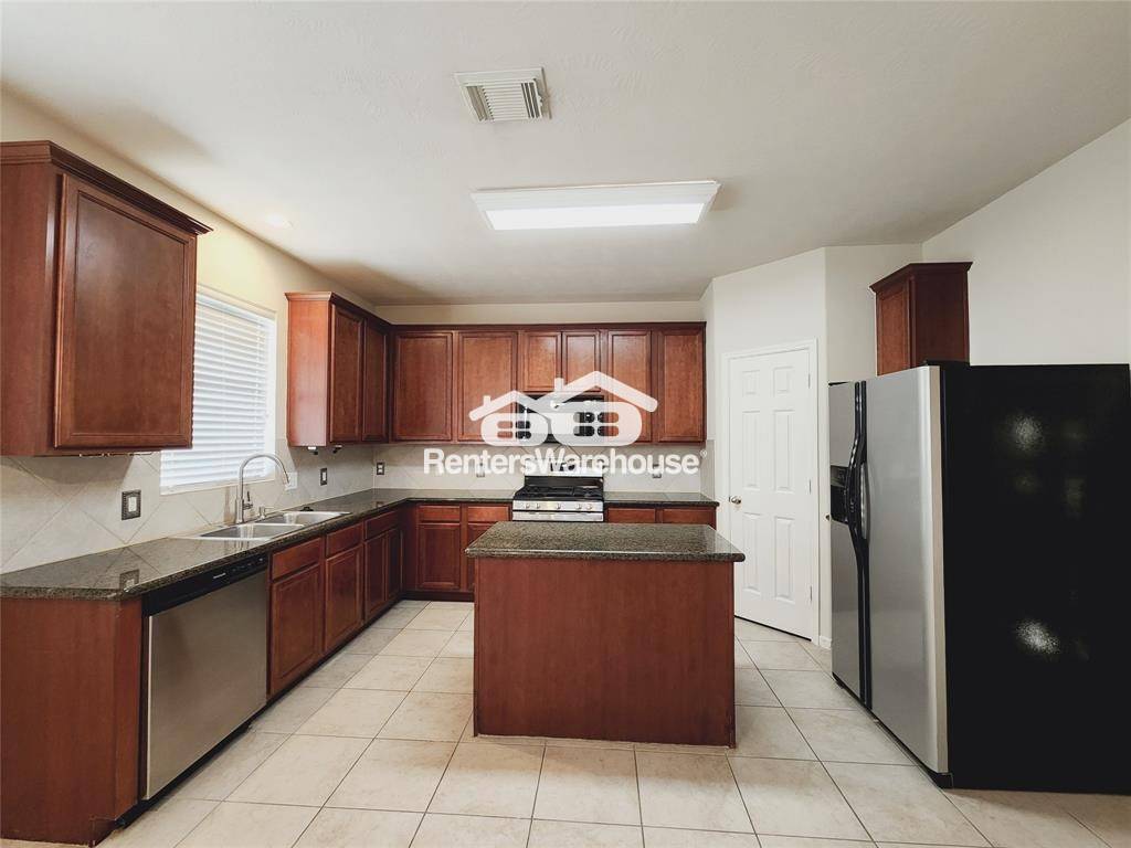 Building Photo - 16915 Melvin Oaks Ct