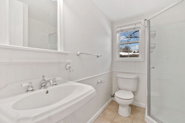 Building Photo - Charming Lake Loveland Ranch - Cozy Comfort & Unbeatable Location!