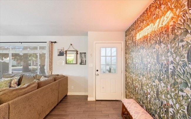 Building Photo - 8401 E Bonita Dr