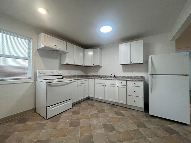Building Photo - Check out this wonderful one-bedroom plus ...