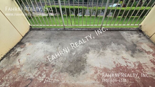 Building Photo - 95-2052 Waikalani Place B-207-