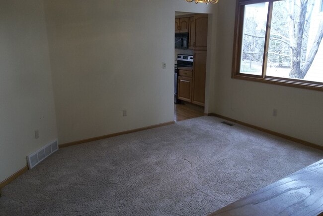 Building Photo - Traditional Elegance with Room to Grow in ...