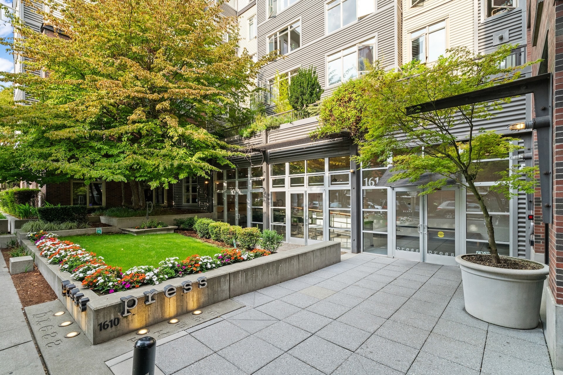 Building Photo - 1620 Belmont Ave