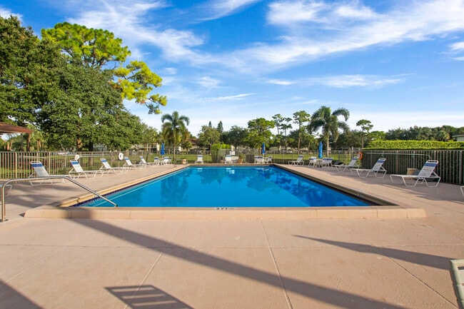 Building Photo - 6392 Chasewood Dr