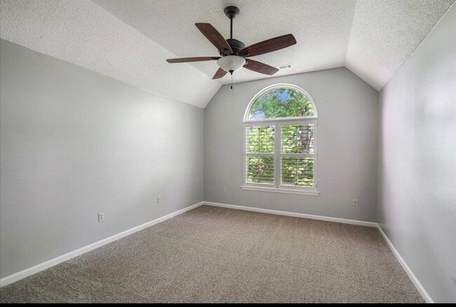 Building Photo - 772 Breeze Way