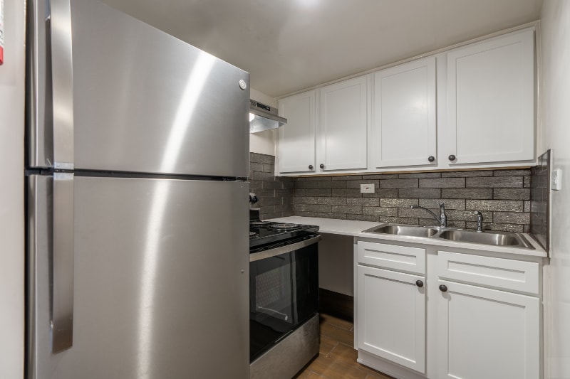 Building Photo - 1386 Court Ave