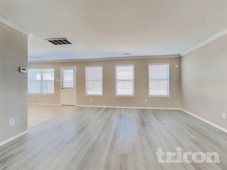 Building Photo - 17235 Hawks Landing Dr