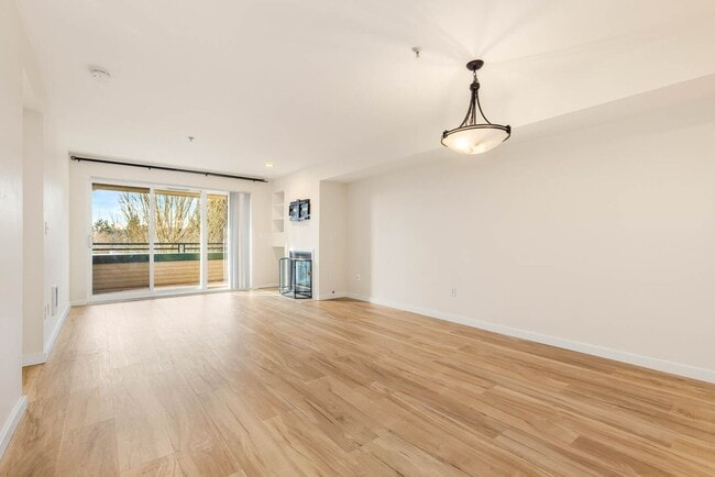 Building Photo - 8750 Greenwood Ave N