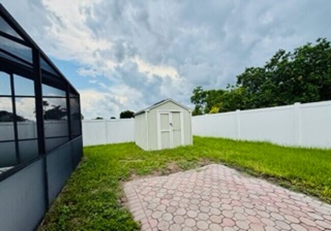 Building Photo - Kissimmee - 3 Bedroom, 2 Bathroom - $2,295.00