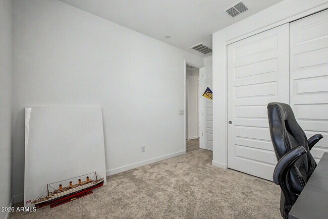 Building Photo - 8149 E Petunia Ave