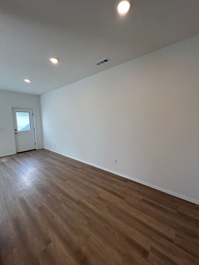 Building Photo - Modern New-Build Townhome with 3 Bedrooms, 2.5 Baths & 1-Car Garage