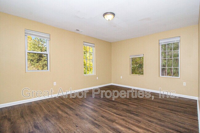 Building Photo - 1061 Centennial Ave