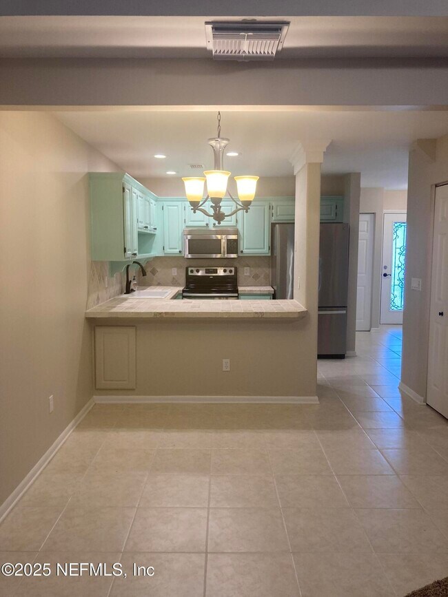 Building Photo - 8596 Sturbridge Cir W