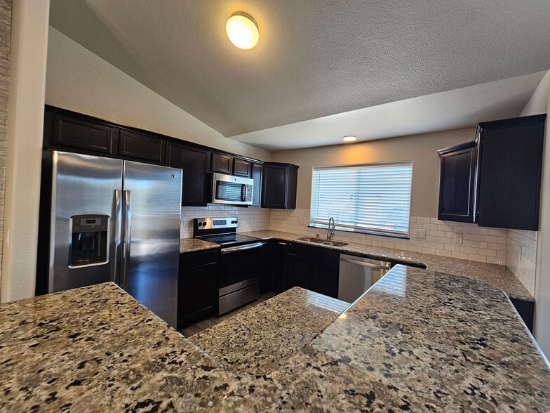 Building Photo - 13256 Park Meadows Dr
