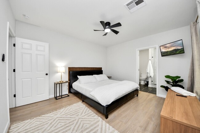 Building Photo - 2811 Winbern St