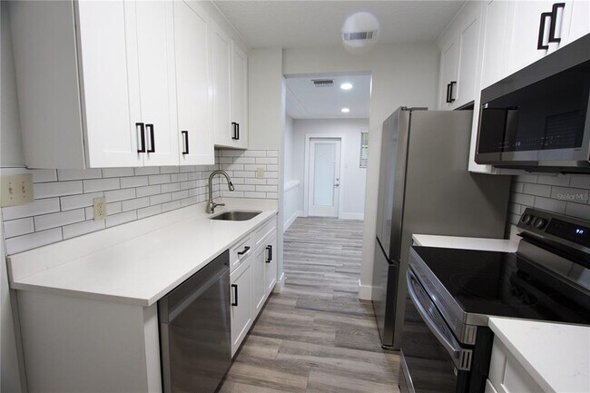 Building Photo - 111 E 143rd Ave