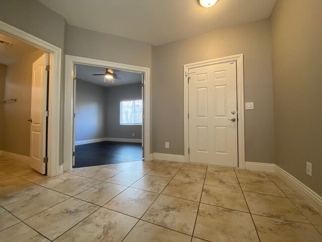 Building Photo - Beautiful 4-Bedroom Home with Den in Mountain’s Edge