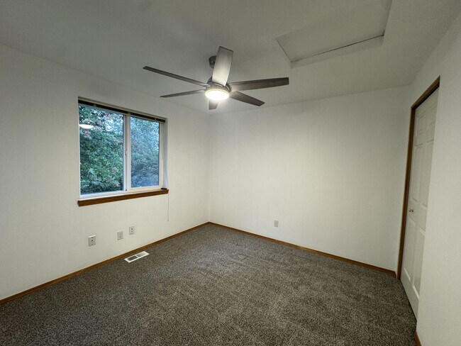 Building Photo - 4534 SW Pasadena St