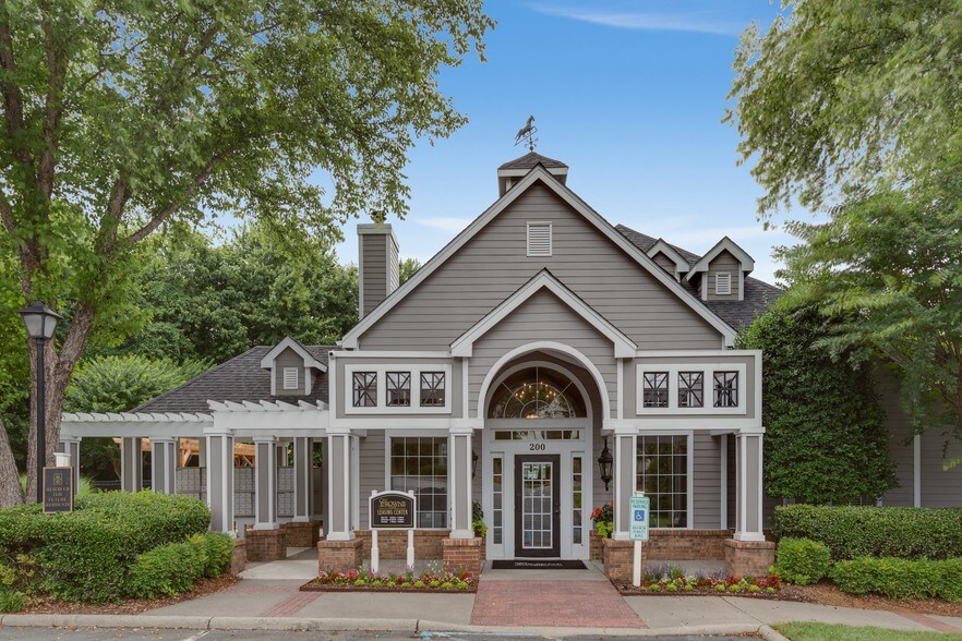 Crowne Club Apartments 200 Crowne Club Dr WinstonSalem NC 27104