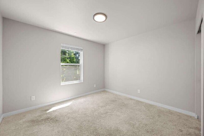 Building Photo - 13717 Admiralty Way