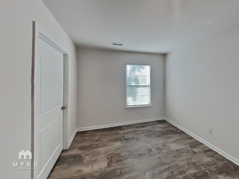 Building Photo - 5609 Harrison Trace Dr