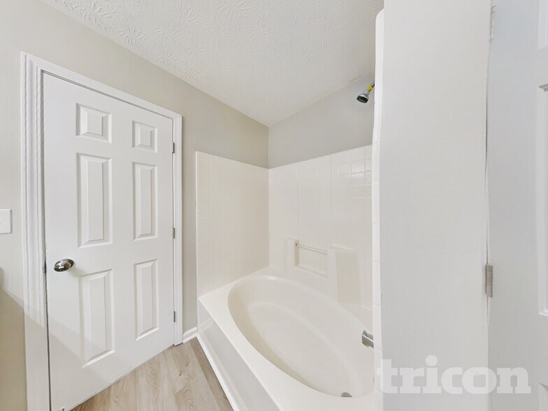 Building Photo - 1507 Upchurch Rd