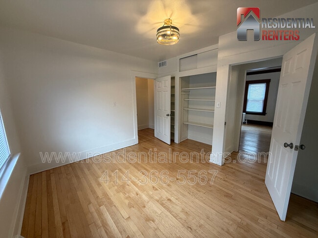 Building Photo - 2033 S 82nd St