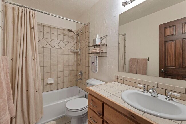 Building Photo - "Luxurious 3-Bed Sanctuary in Breckenridge...