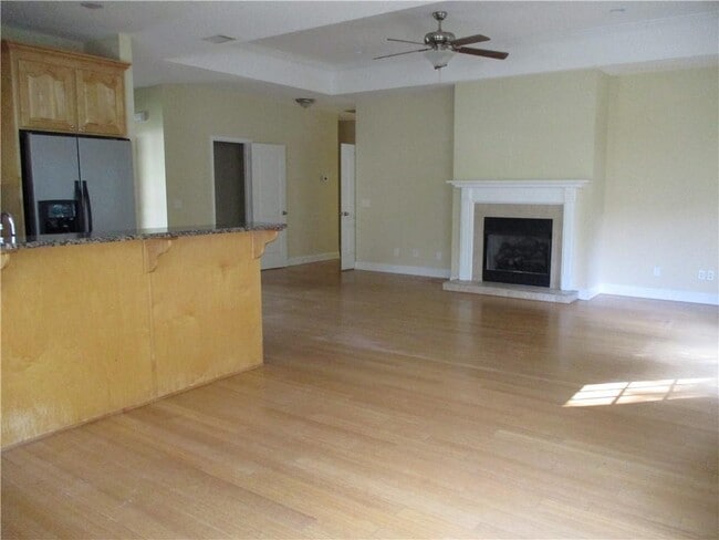 Building Photo - 105 Teak Trail