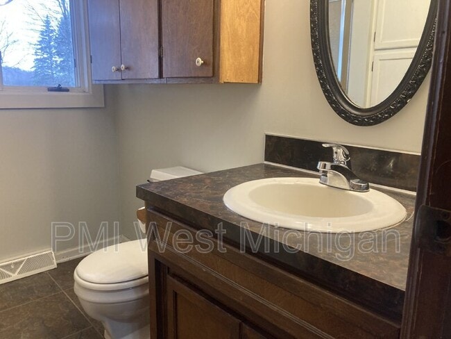 Building Photo - 1275 104th St SW