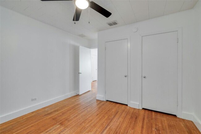 Building Photo - 511 Sloan St