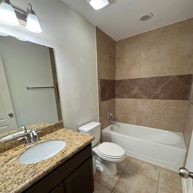 Building Photo - 212 Sandhill Oak Dr