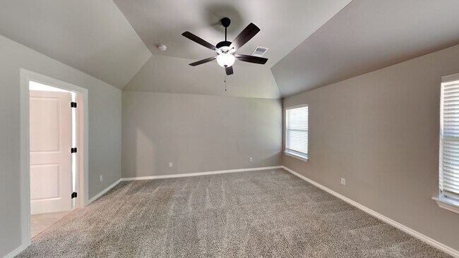 Building Photo - Luxury 4 Bedroom 3 Bathroom Home in Lone O...