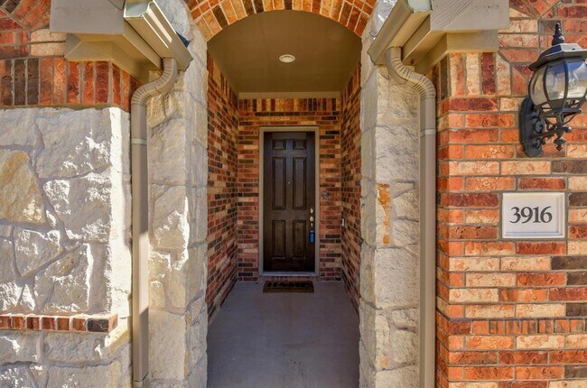 Building Photo - 3916 Joshs Cv