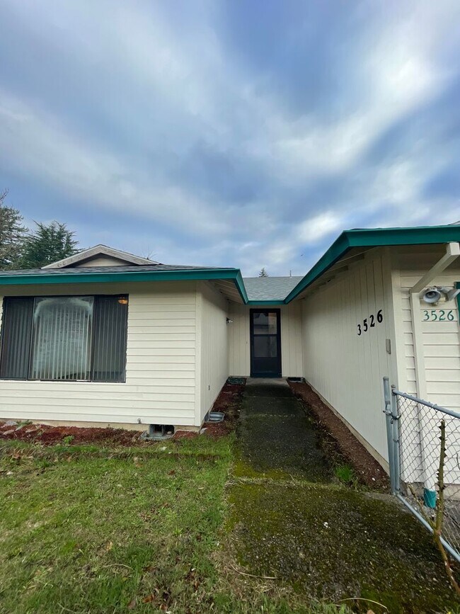 Building Photo - 3526 SE 118th Ave