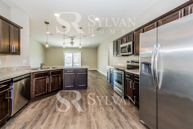 Building Photo - Charming 4BR 2BA Home