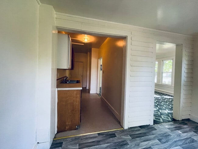 Building Photo - Spacious 3 Bedroom home FOR RENT in Bridge...