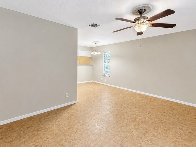 Building Photo - NICE 1 BR CONDO IN DESIRED GATED COMMUNITY*EASY ACCESS TO I35, 410, AND SHOPPING*APPLIANCES INCLU...