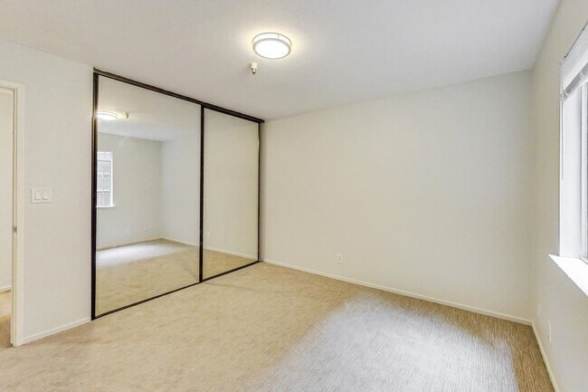 Building Photo - 1803 Sausal St