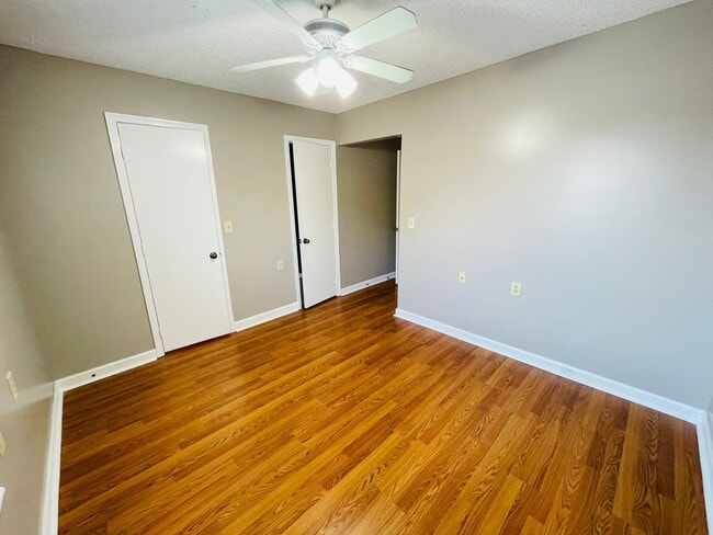 Building Photo - 2BD/2.5BA FOR RENT