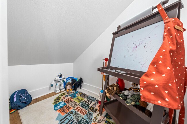 Building Photo - 245 Log Landing St